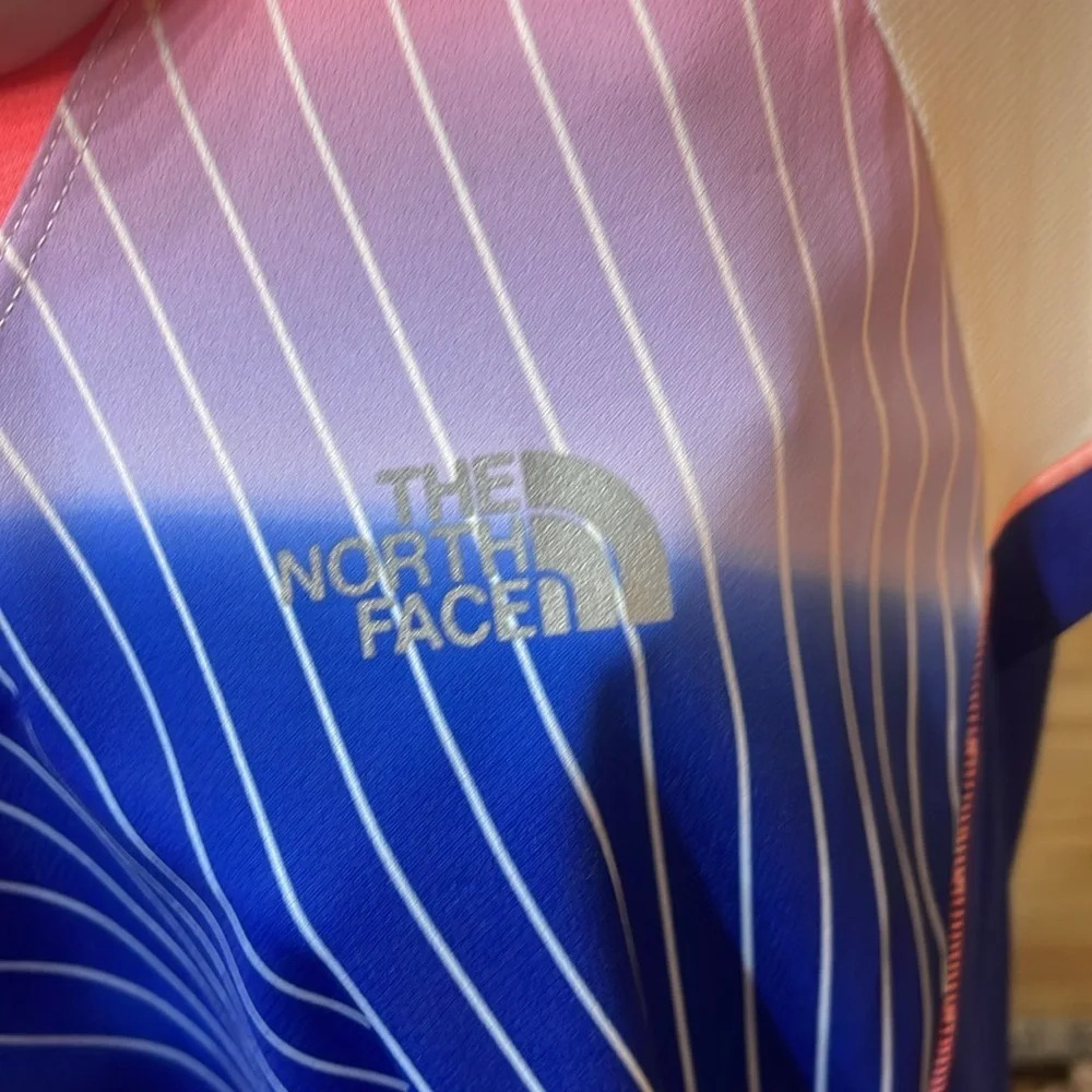 North Face Medium stripes ombre Flashdry womens shirt athletic dryfit hiking NWT - Picture 11 of 12